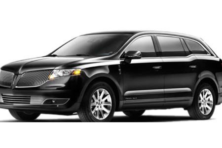 black car lincoln mkt