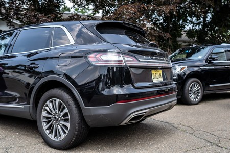 lincoln mkt car